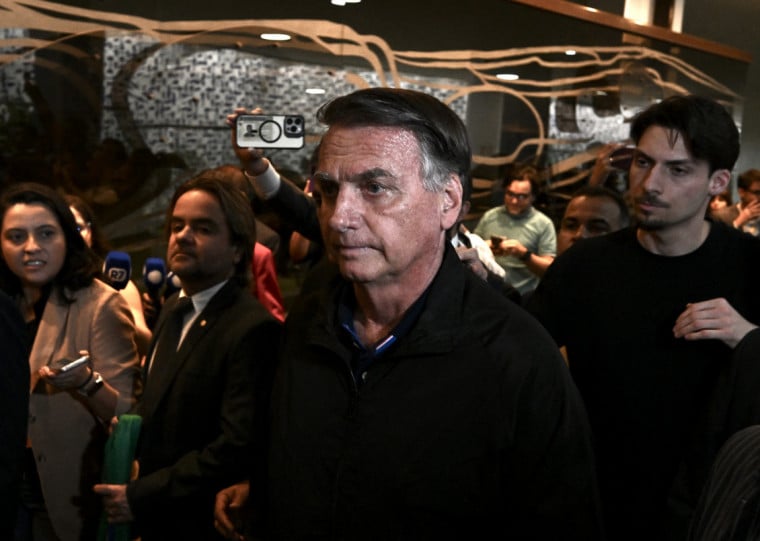 Bolsonaro não está impedido de conceder entrevistas, mas uso de sua imagem por terceiros será de sua responsabilidade