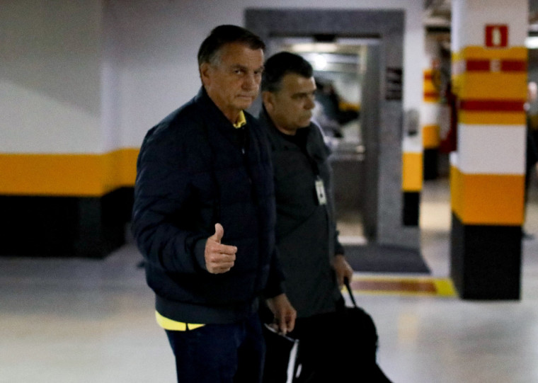 Bolsonaro foi submetido a cinco medidas restritivas pelo ministro do STF