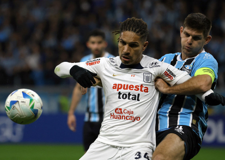 Time de Kannemann saiu na frente, mas sofreu o gol definitivo nos acréscimos da partida