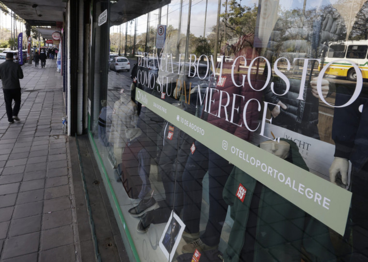 Com&eacute;rcio faz campanhas para atrair consumidores no Dia dos Pais