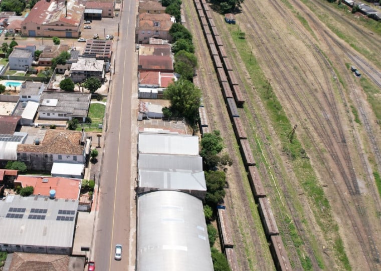 Investimento de R$ 8,3 milhões pretendem eliminar os conflitos dos trilhos com o trânsito urbano da cidade