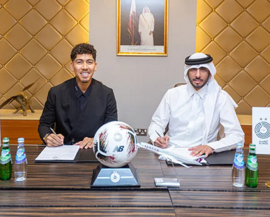 Roberto Firmino é anunciado no Al-Sadd após sondagens de brasileiros: 'feliz e empolgado'