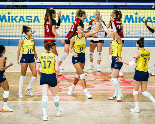 Brasil aproveita erros da Alemanha e vai à semifinal da Liga das Nações