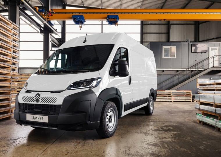 Ambulância, serviços, entrega de mercadorias e até motorhome são aplicações possíveis