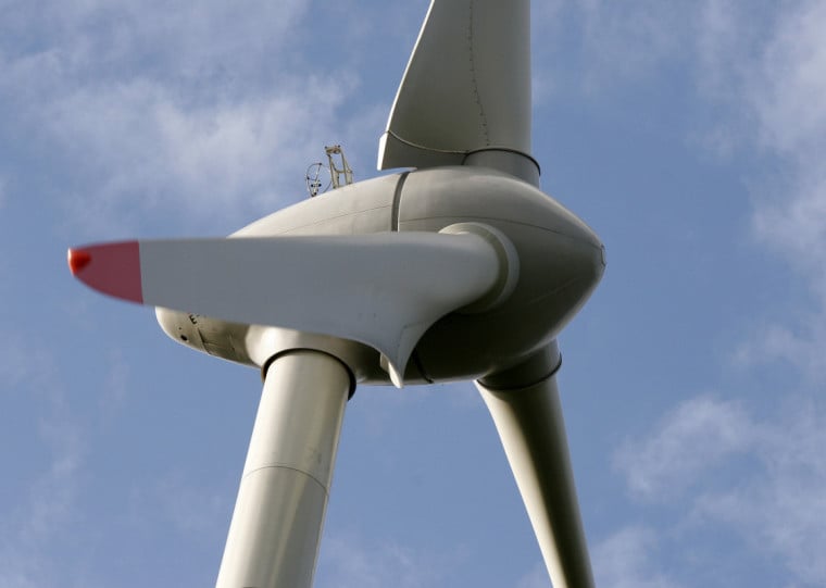 Planos da companhia incluem implantação de usinas eólicas e solares