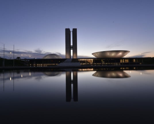 Congresso defende cortar subsídios, mas amplia incentivo bilionário ao esporte