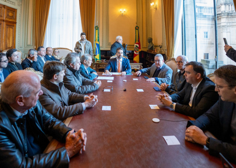 Governador fez anúncio dos recursos na reunião com representantes da Fiergs, da Federasul, da Farsul e do BRDE