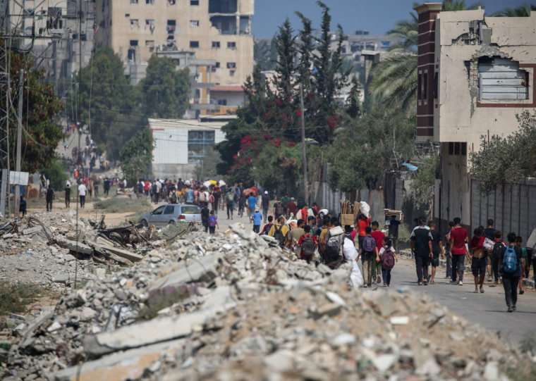 Negociações de cessar-fogo parecem ter estagnado e Gaza enfrenta fome