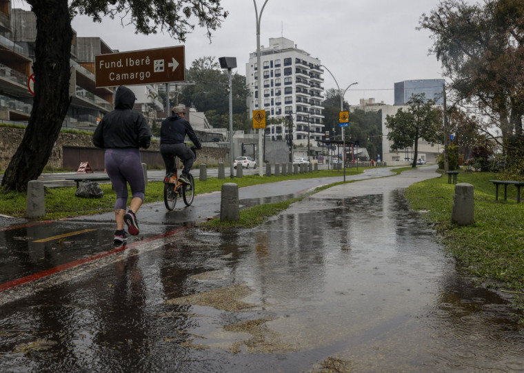 EPTC afirma não ter registrado bloqueios de trânsito duradouros em razão da chuva durante o fim de semana