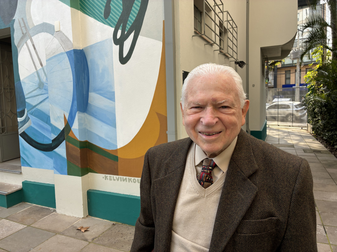 Armando Burd no lançamento do catálogo de Angelo Guido | IVAN MATTOS/ESPECIAL/JC