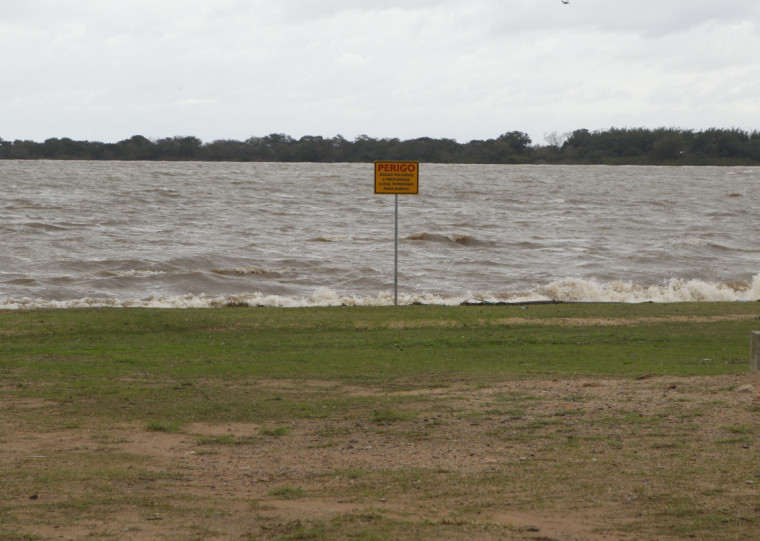 Em Porto Alegre, as rajadas de ventou chegaram a 83,3 km/h