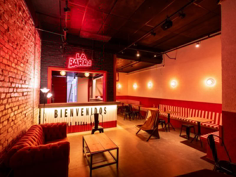 Localizado no cora&ccedil;&atilde;o do Bom Fim, o neg&oacute;cio divide espa&ccedil;o com a vizinha Freddo, gelateria artesanal argentina Foto: GON&Ccedil;ALO PADILHA/LA BARRA/DIVULGA&Ccedil;&Atilde;O/JC