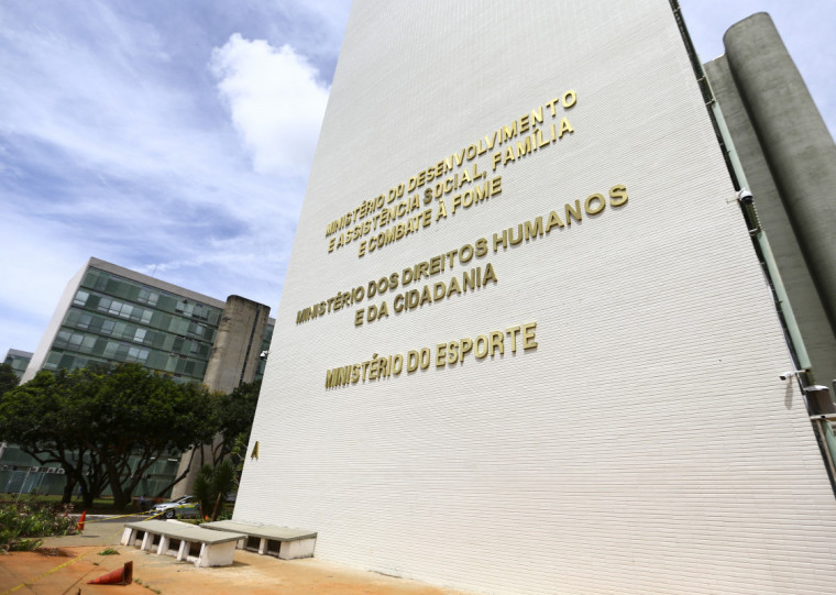 A balança comercial brasileira registrou superávit de US$ 1,810 bilhão na primeira semana de novembro