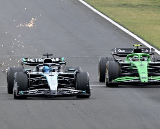 Bortoleto chega em 6º na Hungria e tem melhor resultado na F-1; Norris segura Piastri e vence