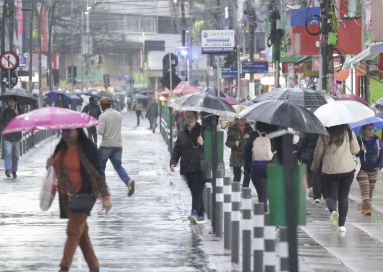 Previsão indica ciclone intenso no Rio Grande do Sul com ventos de até 100 km/h na sexta-feira