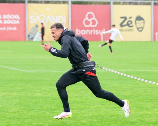 Inter luta contra má fase e retrospecto negativo para bater o Fluminense