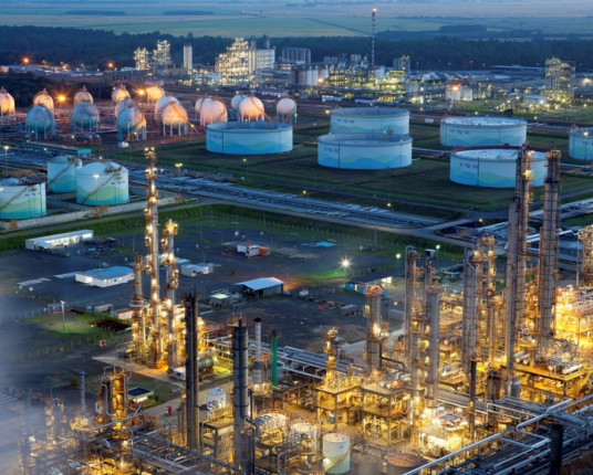 Braskem prevê sobreoferta no setor petroquímico global pelo menos até 2030