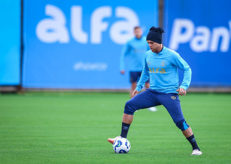 Voltando de lesão Cuellar provavelmente vai estar entre os relacionados para a partida