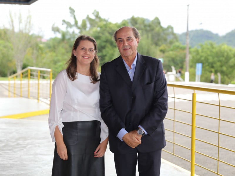 Andrea Kohlrausch recebeu de seu pai, Marlin Kohlrausch, o bastão para comandar a tradicional Calçados Bibi Foto: CALÇADOS BIBI/DIVULGAÇÃO/JC