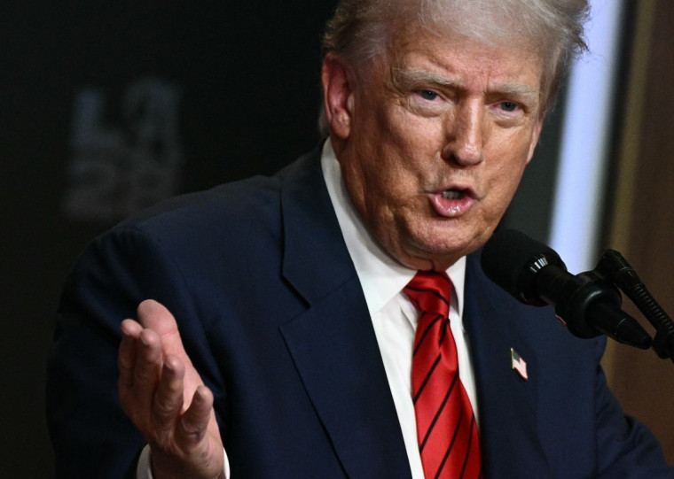 O governo Trump, segundo o jornal, ainda não determinou como usar o dinheiro