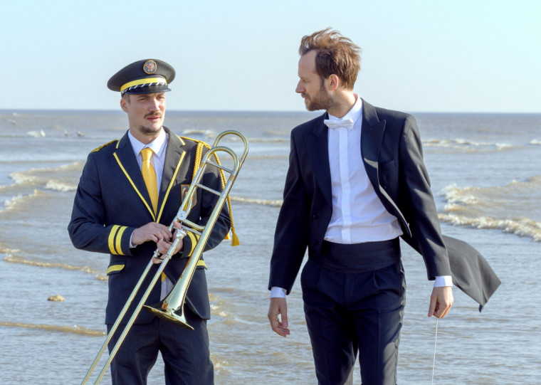 A Fanfarra explora a relação de dois irmãos que se unem pela música