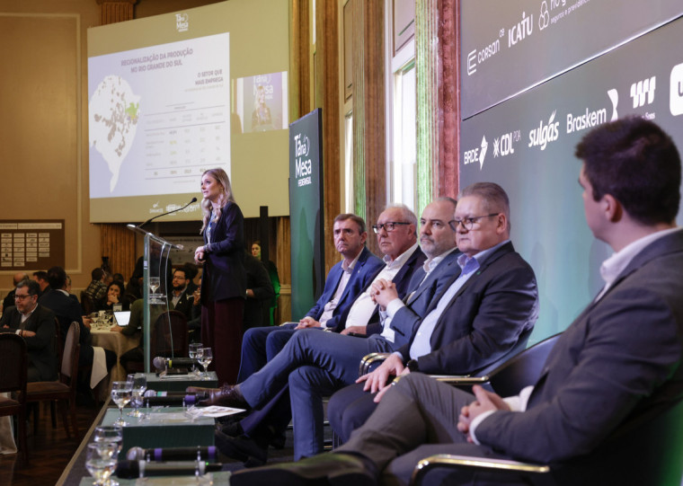 Painelistas no Tá na Mesa de Federasul apontam saída diplomática como forma de resolver a questão do tarifaço norte-americano