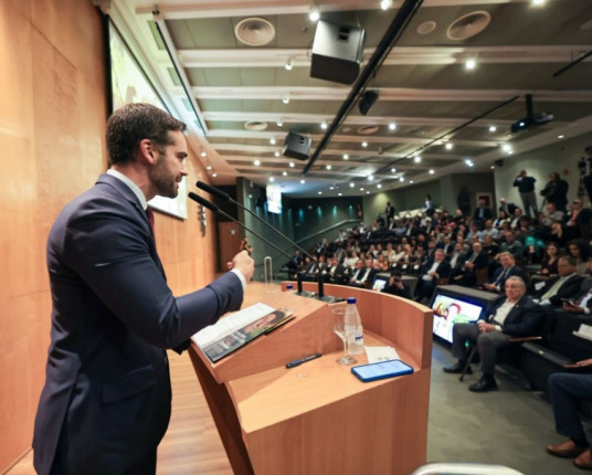 Eduardo Leite reivindica apoio da União para dívidas do setor agropecuário gaúcho