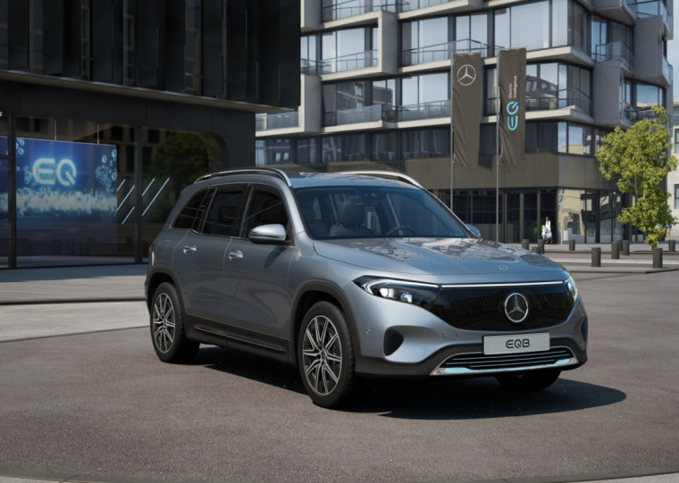 Carroceria é aerodinamicamente apurada, e pneus têm baixa resistência ao rolamento