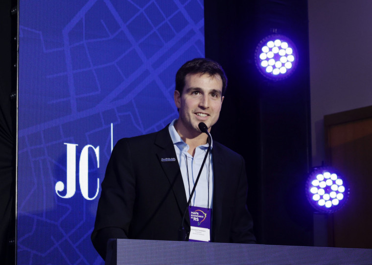 Diretor-presidente do JC, Giovanni Jarros Tumelero destacou o IDH das cidades da Serra Gaúcha, a colonização italiana e o potencial da região