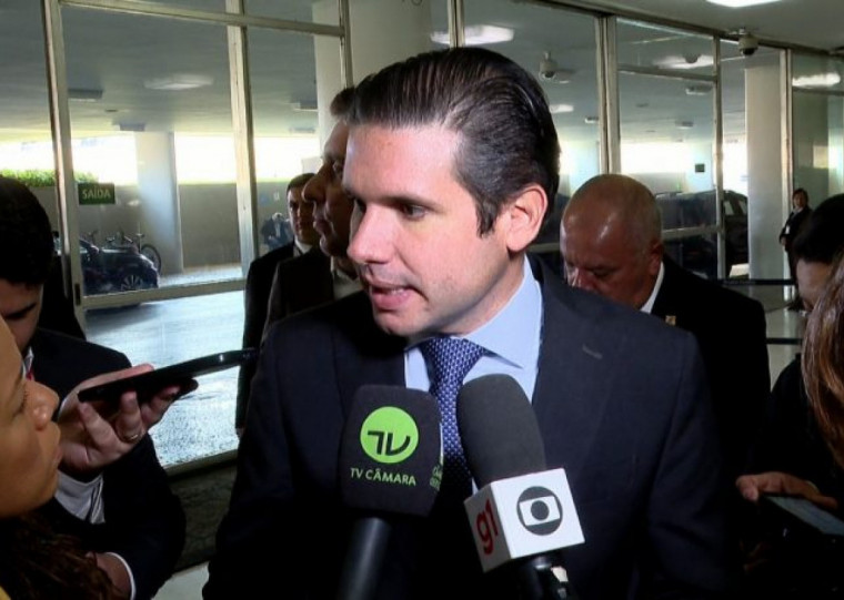 'Presidência da Câmara é inegociável', afirma Hugo Motta ao chegar à casa