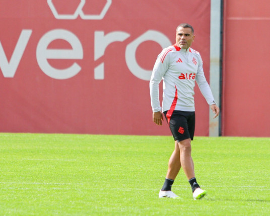 Mercado e Carbonero sofrem lesão e estão fora da partida contra o Flamengo
