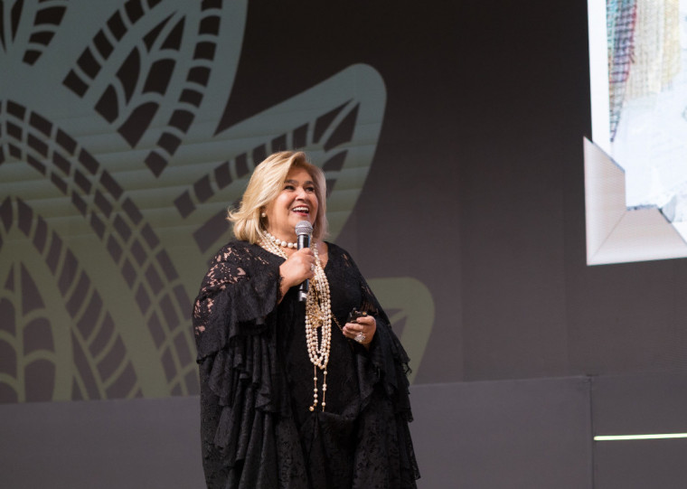 Mostra promove o encontro entre os universos criativos de duas "Marthas", a escritora e a estilista