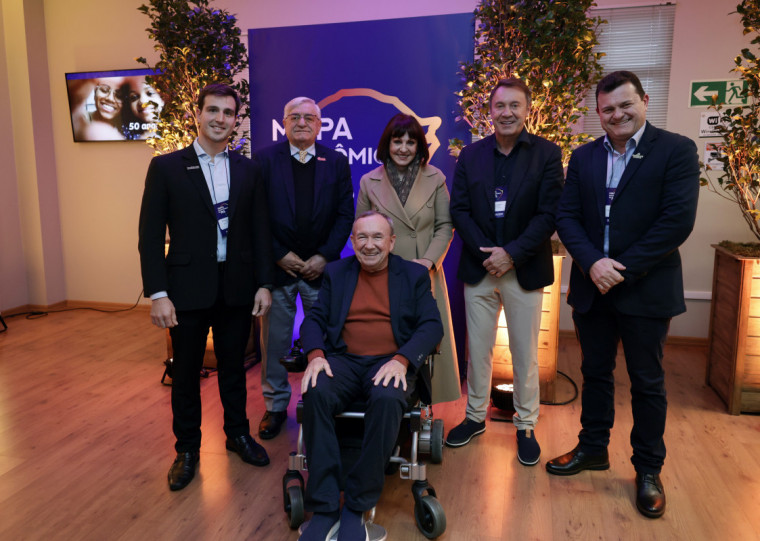 Giovanni Tumelero, Sérgio Chesini, Maria Anselmi, Neco Argenta, Oscar Ló e Clóvis Tramontina em evento do Mapa Econômico do RS em Garibaldi