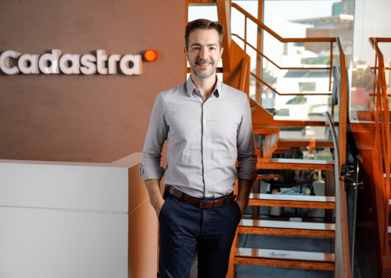 Bacchin fala sobre a trajetória da Cadastra, o papel da IA no futuro dos negócios e os desafios de inovar sem perder o olhar humano