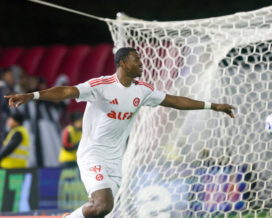 Inter vence o Bragantino e acende esperança para decisão na Libertadores