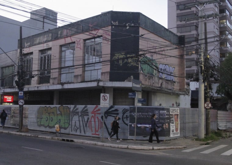 A esquina com a rua São Manoel é um dos pontos que passa por mudanças na avenida Protásio Alves