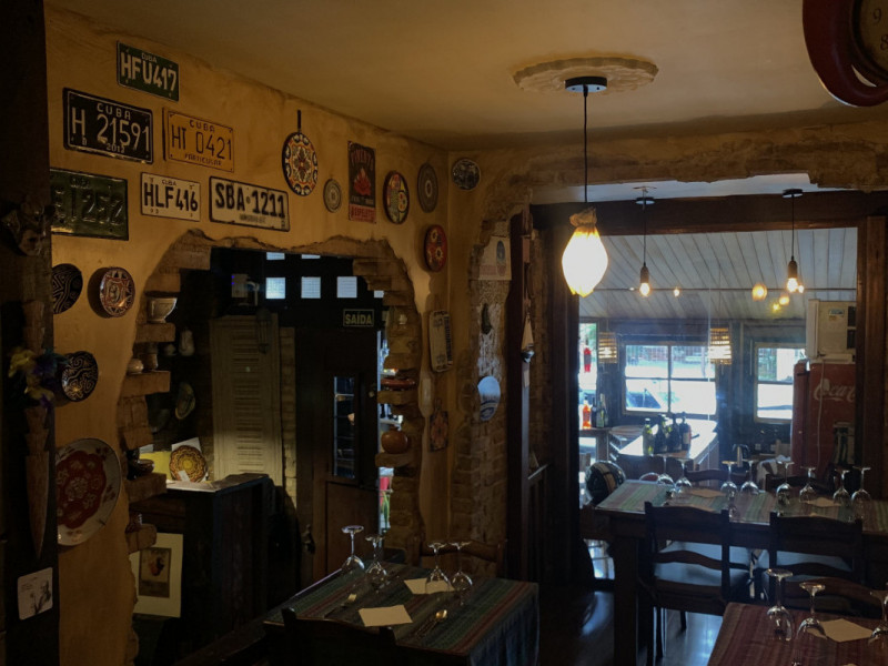 A decoração do Giuseppe Ristorante conta com diversas referências às viagens feitas pelo chef Pepe Laytano Foto: DENER PEDRO/ESPECIAL/JC