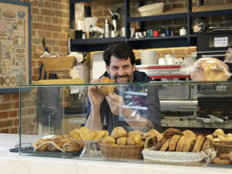  Alban Rossollin comanda a padaria francesa em Porto Alegre h&aacute; nove anos Foto: T&Acirc;NIA MEINERZ/JC