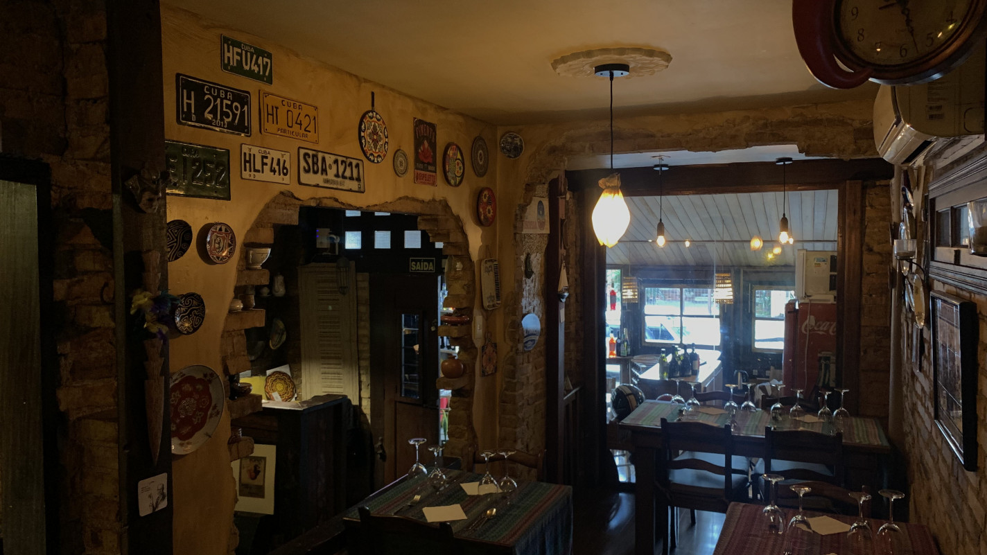 A decoração do Giuseppe Ristorante conta com diversas referências às viagens feitas pelo chef Pepe Laytano | DENER PEDRO/ESPECIAL/JC