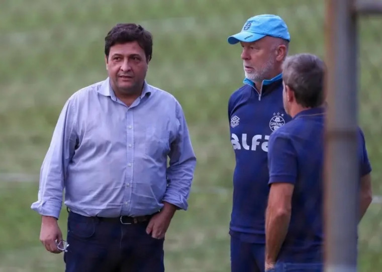 Guerra se reuniu com técnico ontem para definir futuro da comissão