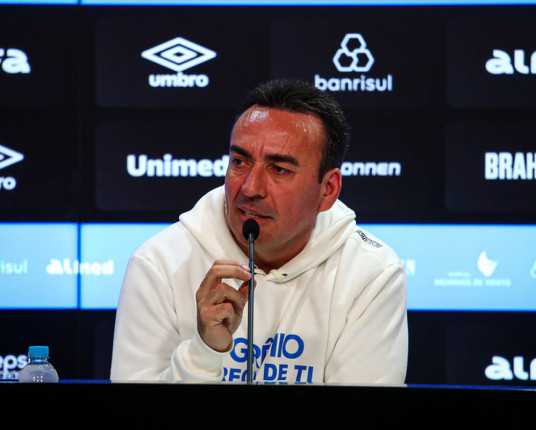 Grêmio desiste de Roger Guedes, mas segue buscando um 'nome incontestável’