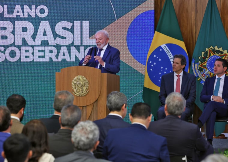 Tarifas impostas com base na Seção 232 atingem 29% das exportações brasileiras aos Estados Unidos, incluindo aço e alumínio, que pagam alíquota extra de 50%, além das autopeças, cuja tarifa no mercado americano é de 25%