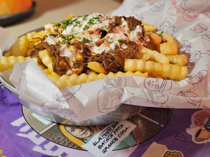 O cardápio da Casa Spoiler apresenta mais de 10 opções de entrada, como as Batatas do Joey Foto: JÚLIA FERNANDES/ESPECIAL/JC