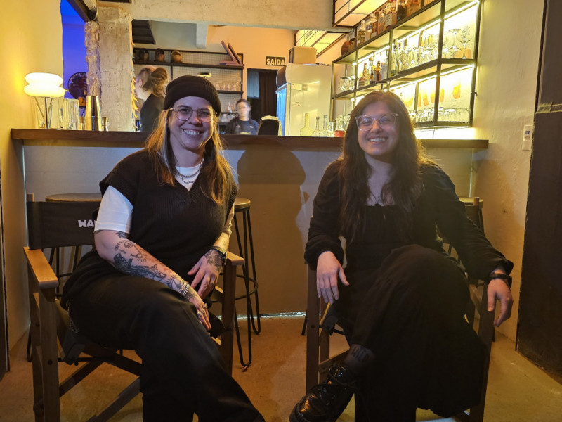 Thais Gomes e Taiane Panizzi est&atilde;o &agrave; frente da Casa Spoiler, no Rio Branco  Foto: J&Uacute;LIA FERNANDES/ESPECIAL/JC