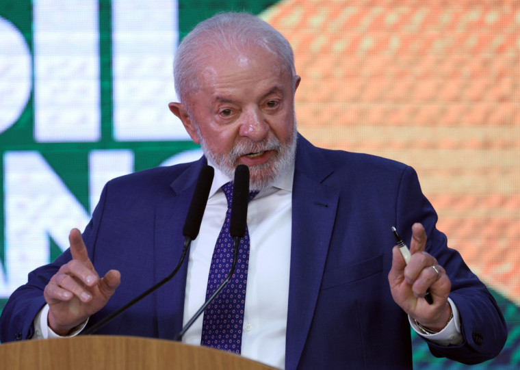  Segundo Lula, o Congresso deve votar na próxima semana a isenção do Imposto de Renda para quem recebe até R$ 5 mil