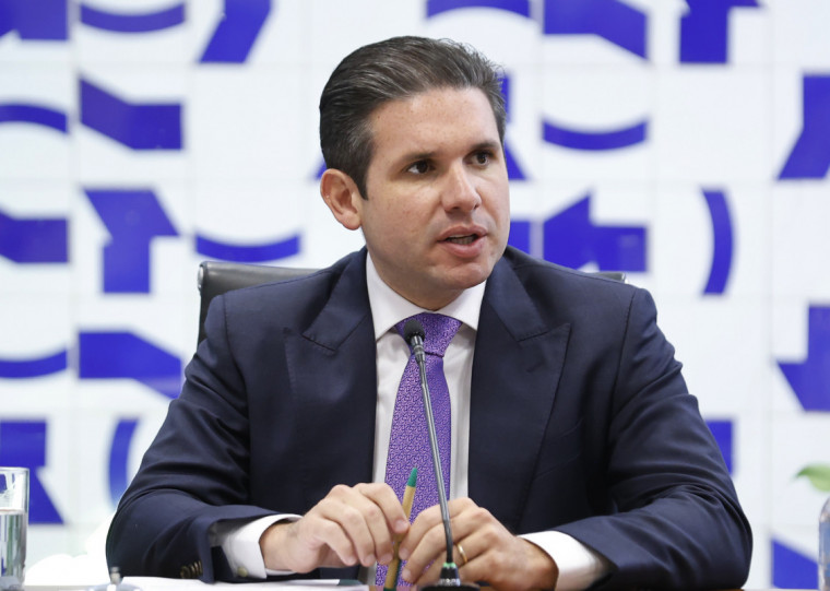 Presidente do Congresso ressalta que proteger infância é dever dos parlamentares 