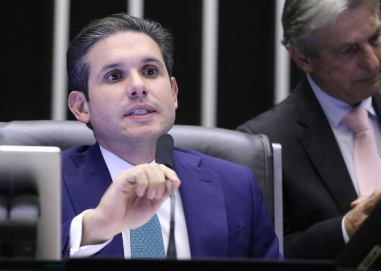 Hugo Motta não quis comentar situação envolvendo sua chefe de gabinete