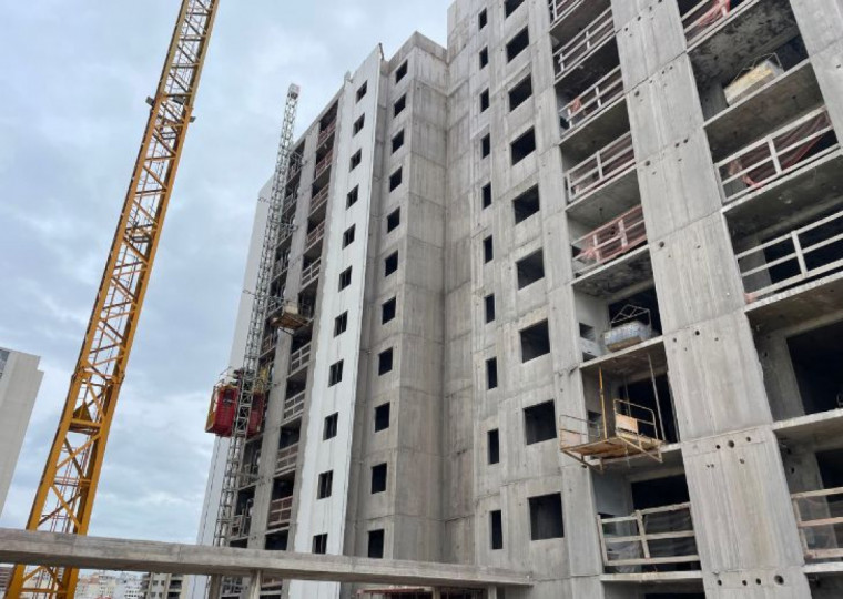 A dificuldade de contratação é influenciada por fatores como a pandemia de covid-19 e o período de retomada econômica, que alteraram o perfil e a disponibilidade de trabalhadores no setor