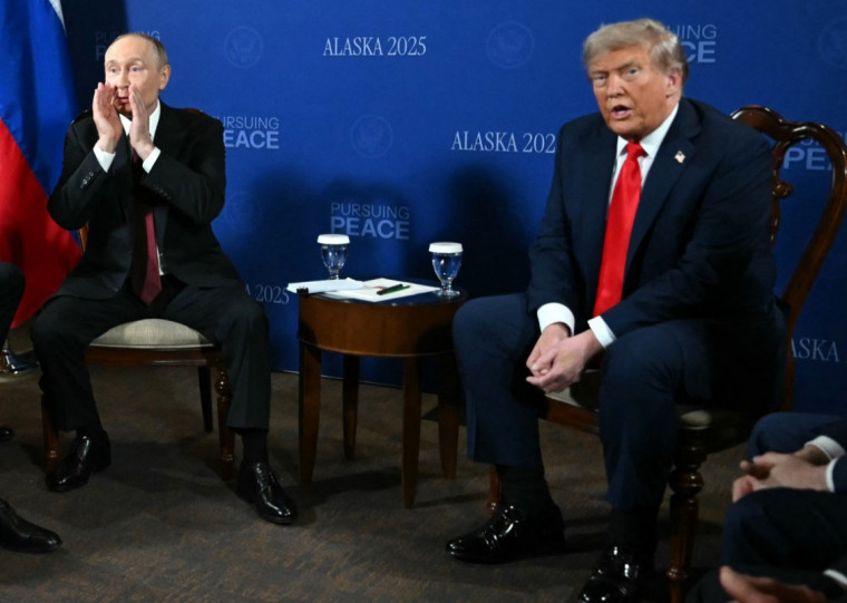 A visita de Putin é a primeira de um líder russo ao território que foi do país até 1867, quando o vendeu aos EUA pelo equivalente hoje a US$ 156 milhões