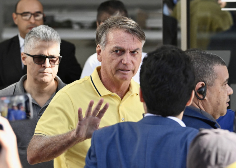 Ex-presidente Jair Bolsonaro acompanhou julgamento de casa
